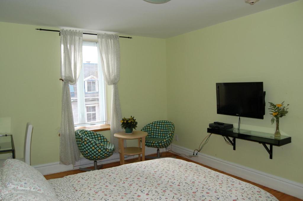 Le Chasseur Bed & Breakfast Монреаль Номер фото